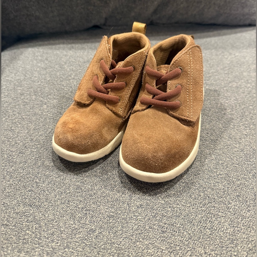 TODDLER UGG CANOE SUEDE CHUKKA BOOT SIZE 7 EXCELLENT